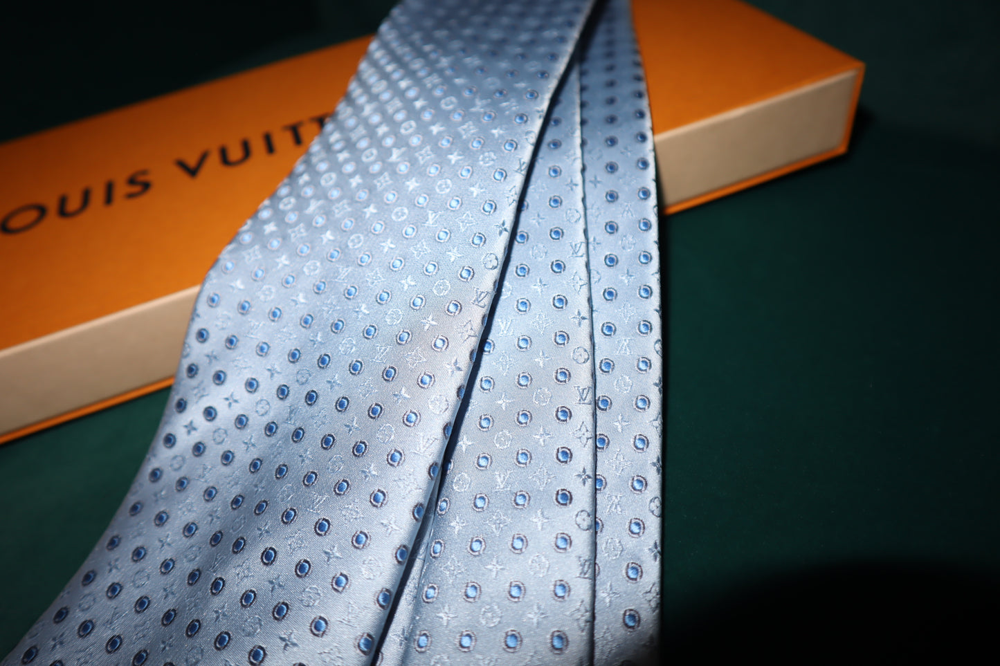 Pre-Owned Louis Vuitton Monogram Gradient Dots Tie