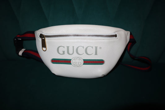 Pre-Owned  Gucci  Grained Calfskin Logo Belt Bag White