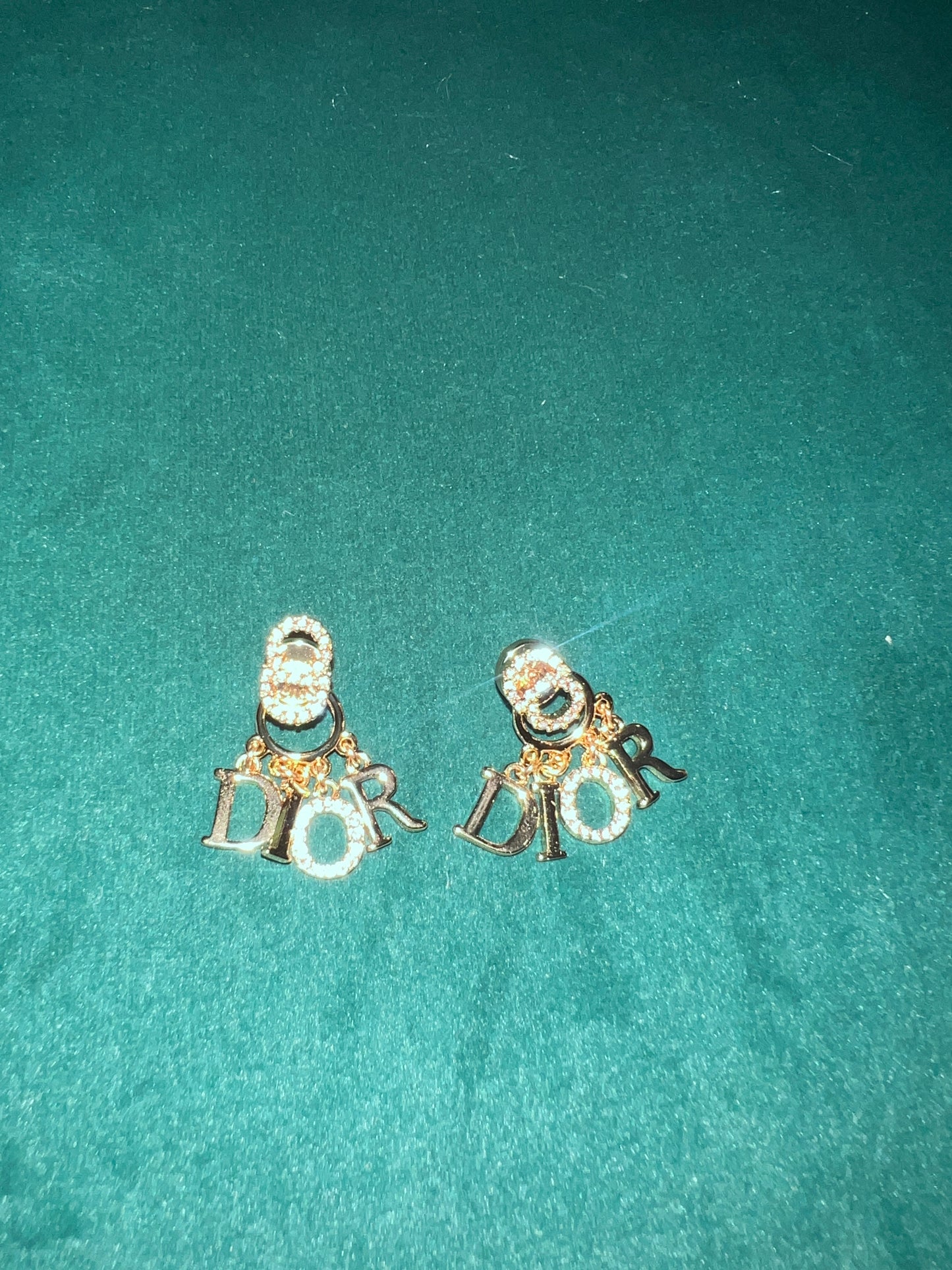 Pre-Owned Dior Pearl Gold Plated Earring