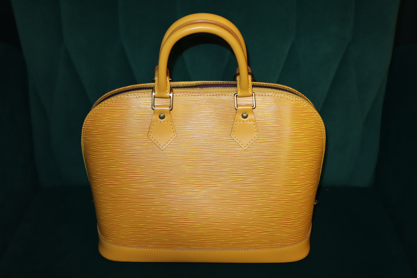 Pre-Owned Louis Vuitton Alma Yellow