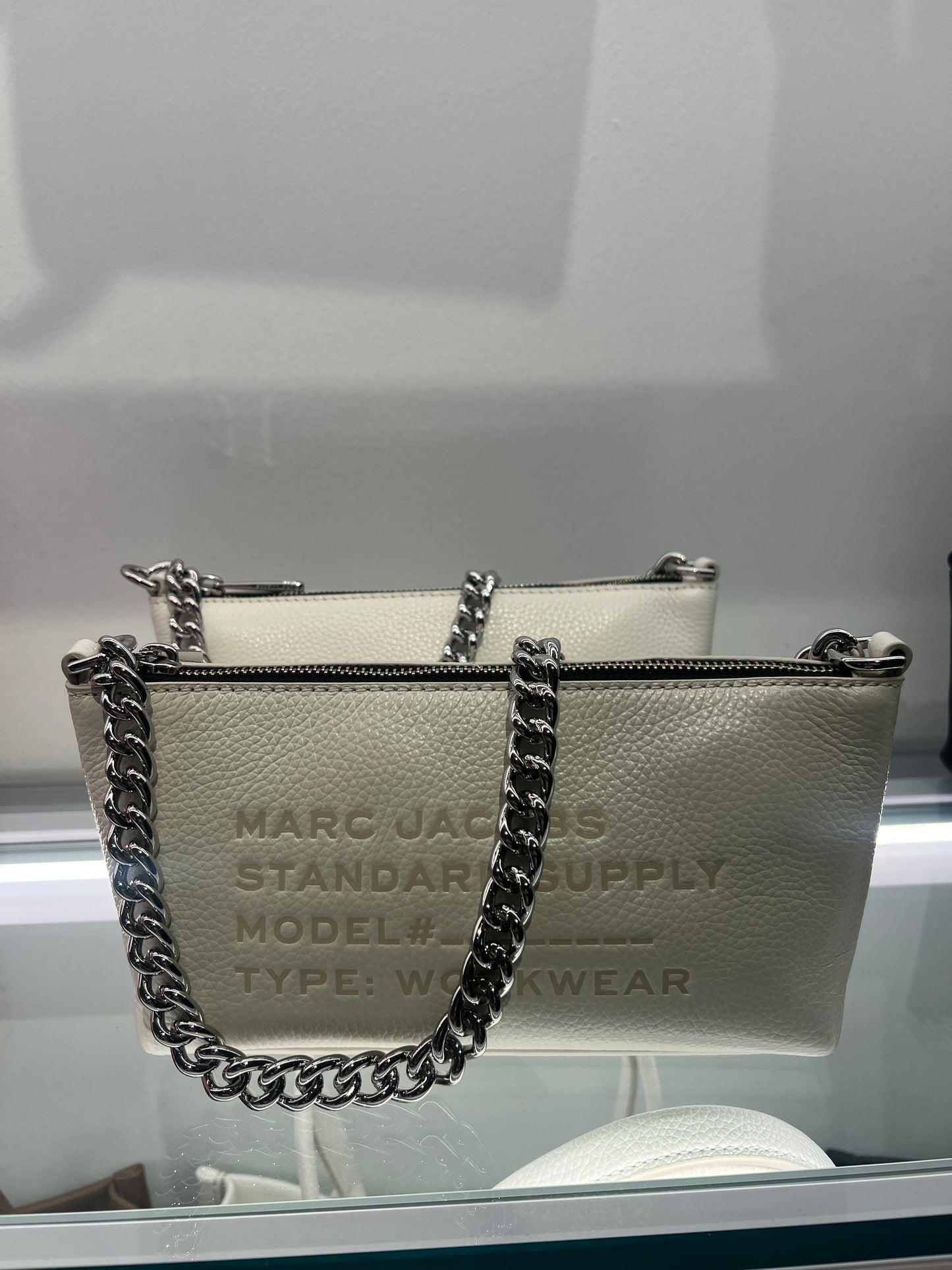 Marc Jacobs the standard Shoulder long gated handbag.