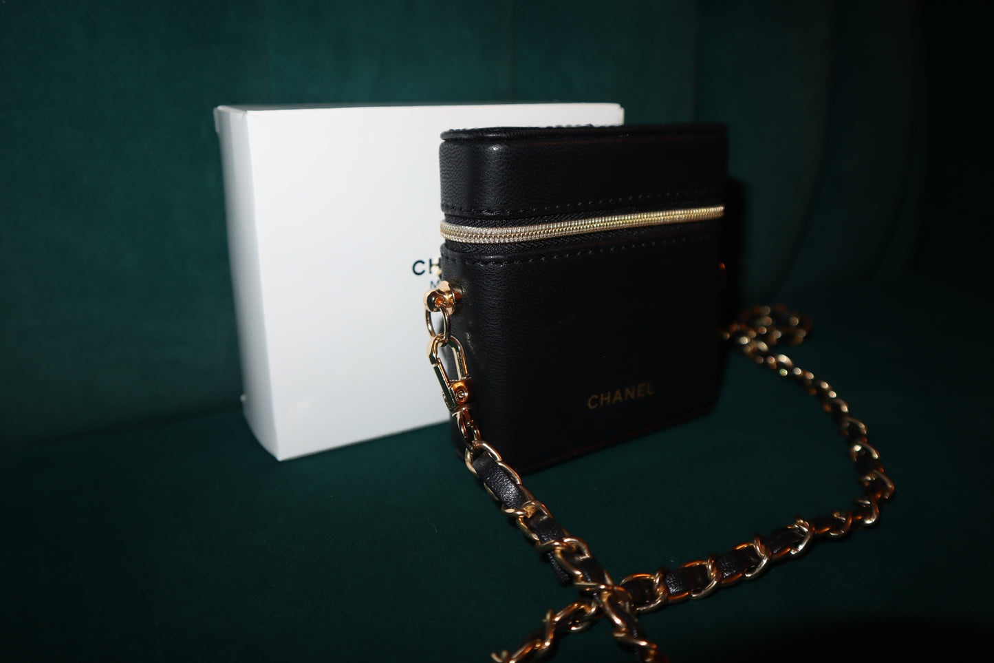 Pre-Owned CHANEL Pouch Case Limited Mirror Pouch