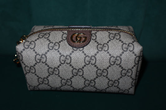 Pre-Owned Gucci Makeup Toiletry Bag GG