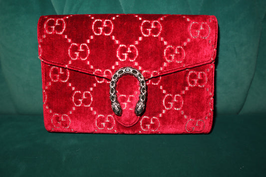 Gucci Dionysus Chain Wallet – Iconic GG Velvet in Compact Luxury Pre Owned