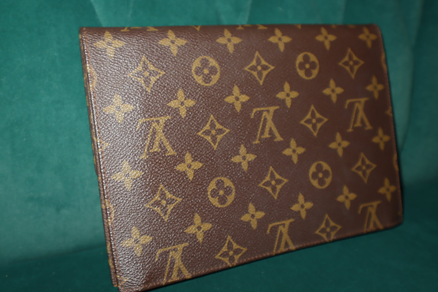 Pre-Loved Louis Vuitton Monogram Pochette 23 Clutch Bag