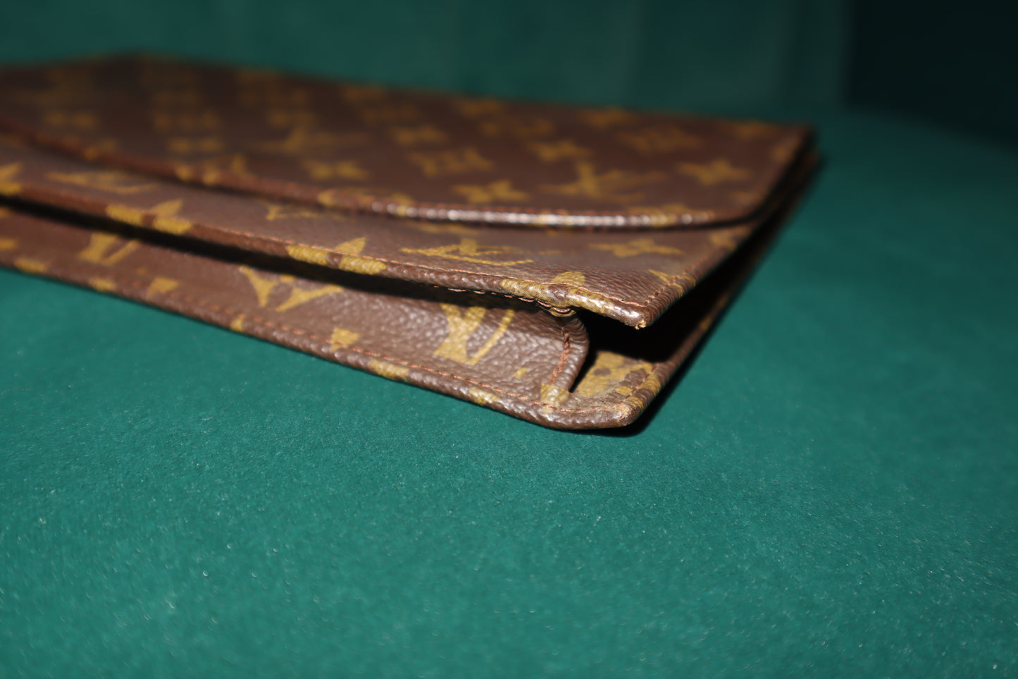 Pre-Loved Louis Vuitton Monogram Pochette 23 Clutch Bag