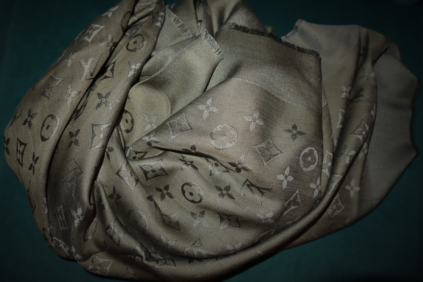 Pre-Owned Louis Vuitton Olive Green Silk Scarf