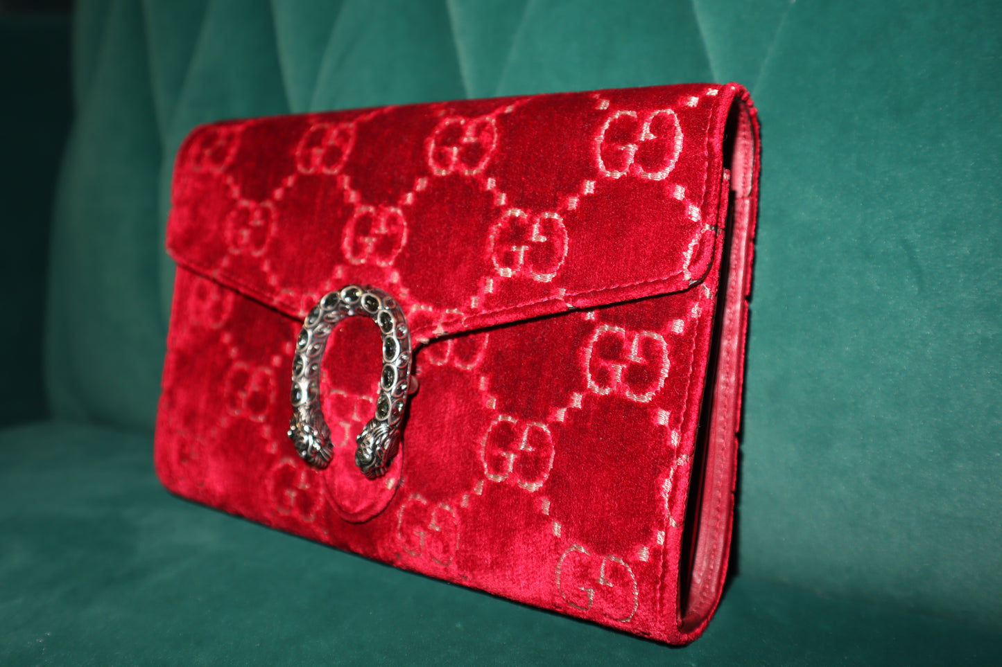 Gucci Dionysus Chain Wallet – Iconic GG Velvet in Compact Luxury Pre Owned