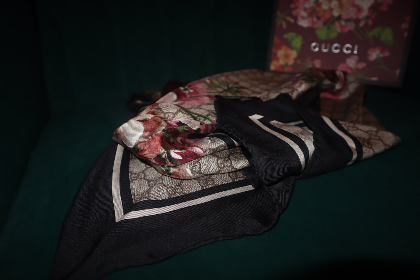 Pre-Owned Gucci Silk Scarf Bloom Collection