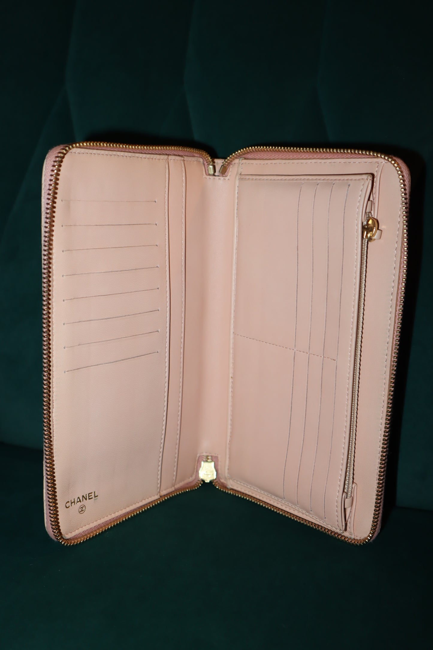 Pre-Owned Chanel Organizer Zippy Wallet Pink