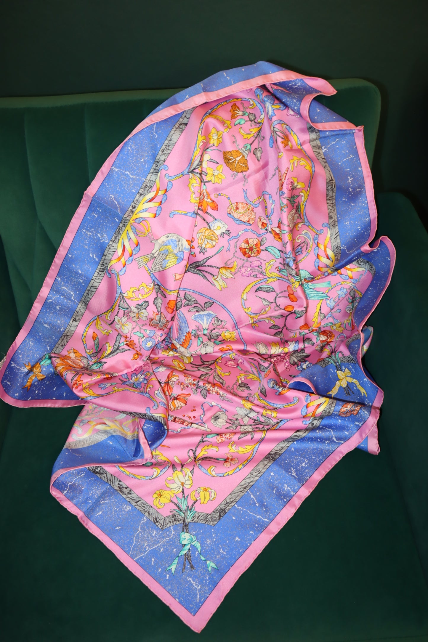 Pre-Owned Hermès Pierres D'Orient Et D'Occident Silk Scarf