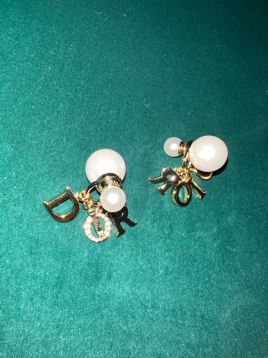 Pre-Owned Dior Pearl and CD Gold Plated Earring