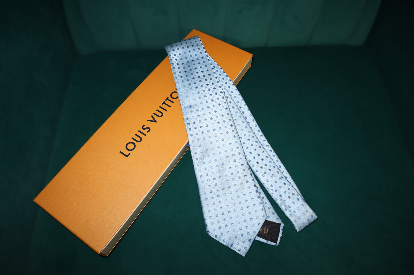 Pre-Owned Louis Vuitton Monogram Gradient Dots Tie