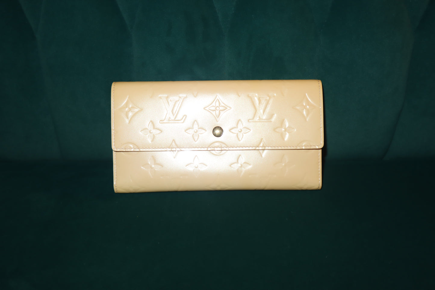 Pre-Owned Louis Vuitton Vernis Cream/yellow Sarah Patent Leahter Wallet