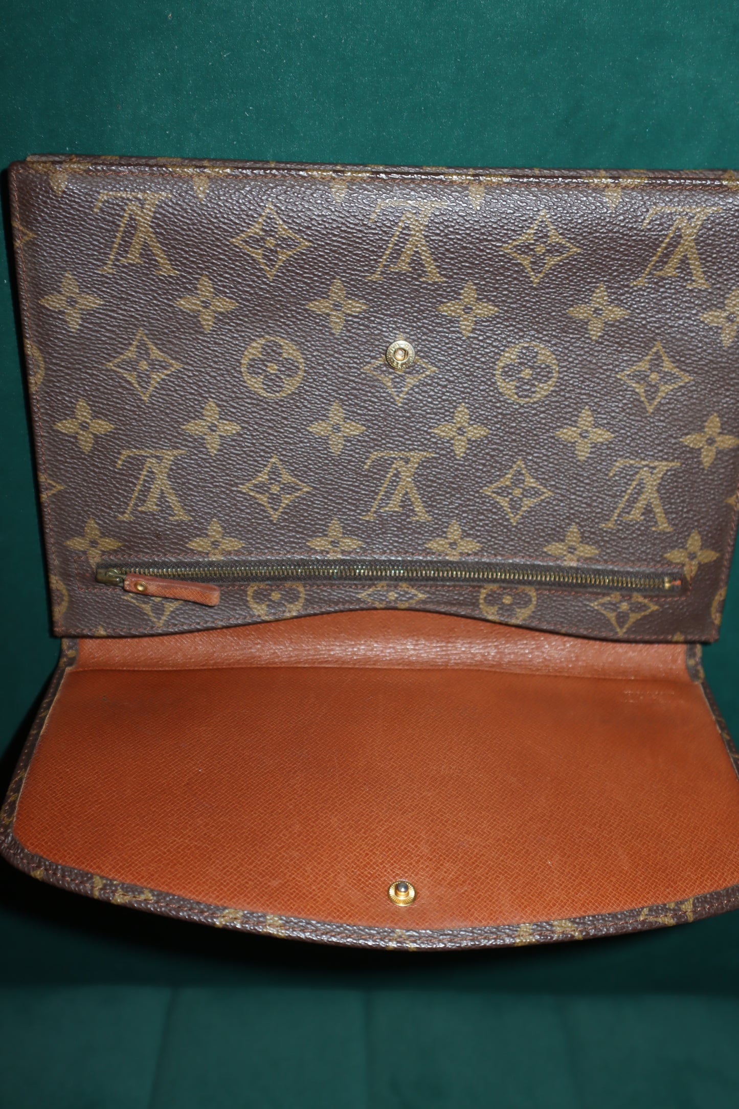 Pre-Loved Louis Vuitton Monogram Pochette 23 Clutch Bag