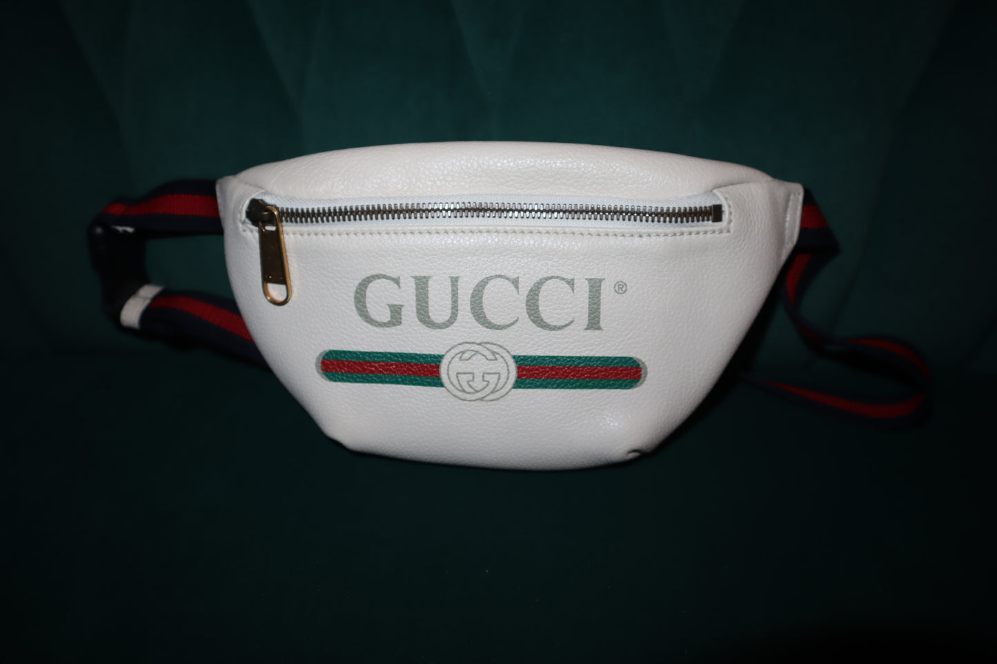 Pre-Owned  Gucci  Grained Calfskin Logo Belt Bag White