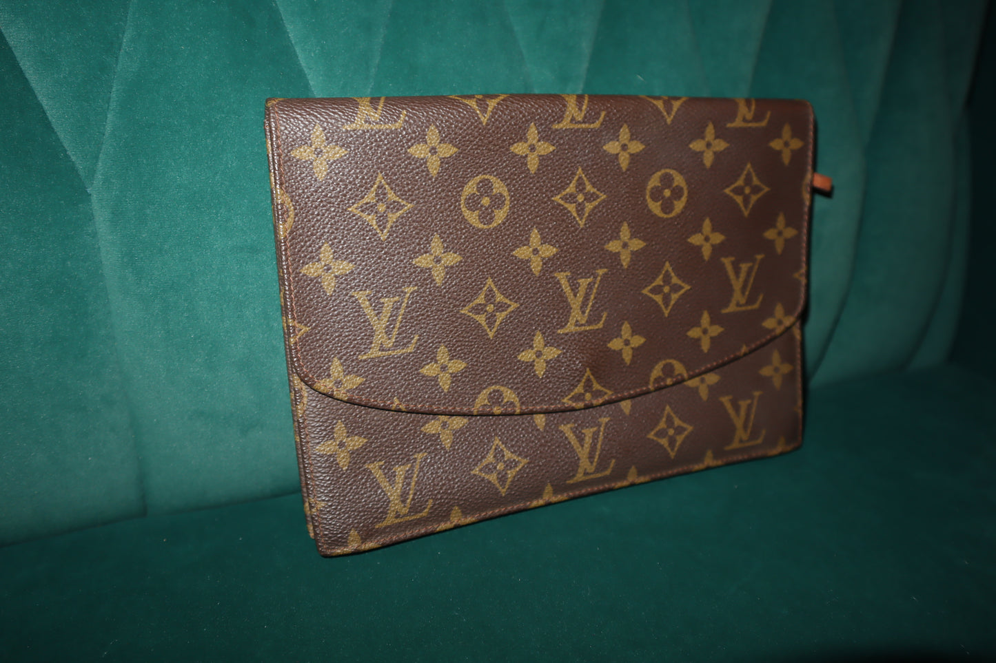 Pre-Loved Louis Vuitton Monogram Pochette 23 Clutch Bag