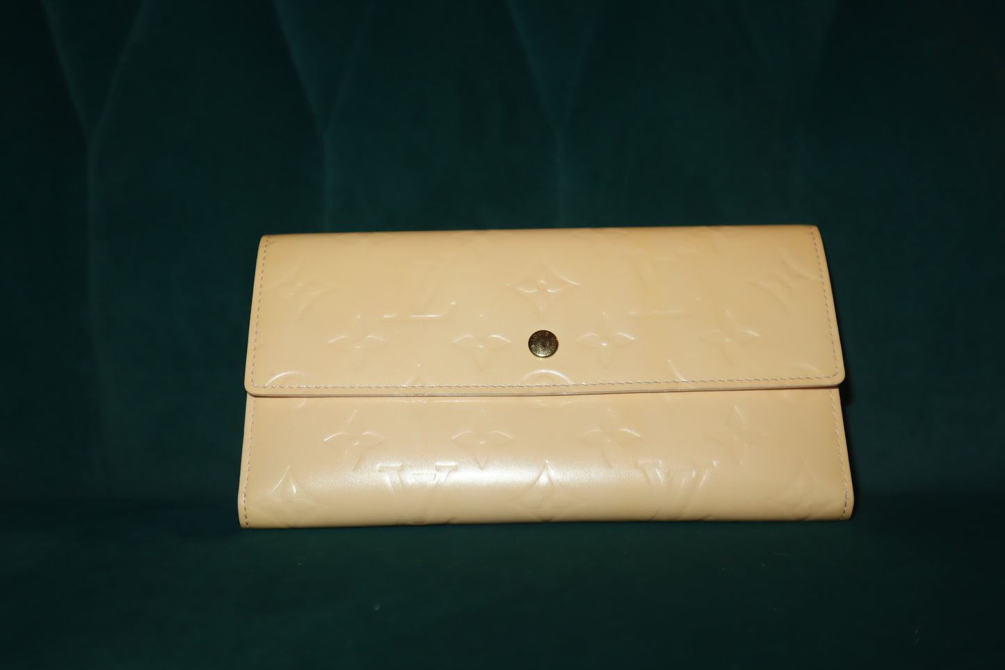 Pre-Owned Louis Vuitton Vernis Cream/yellow Sarah Patent Leahter Wallet