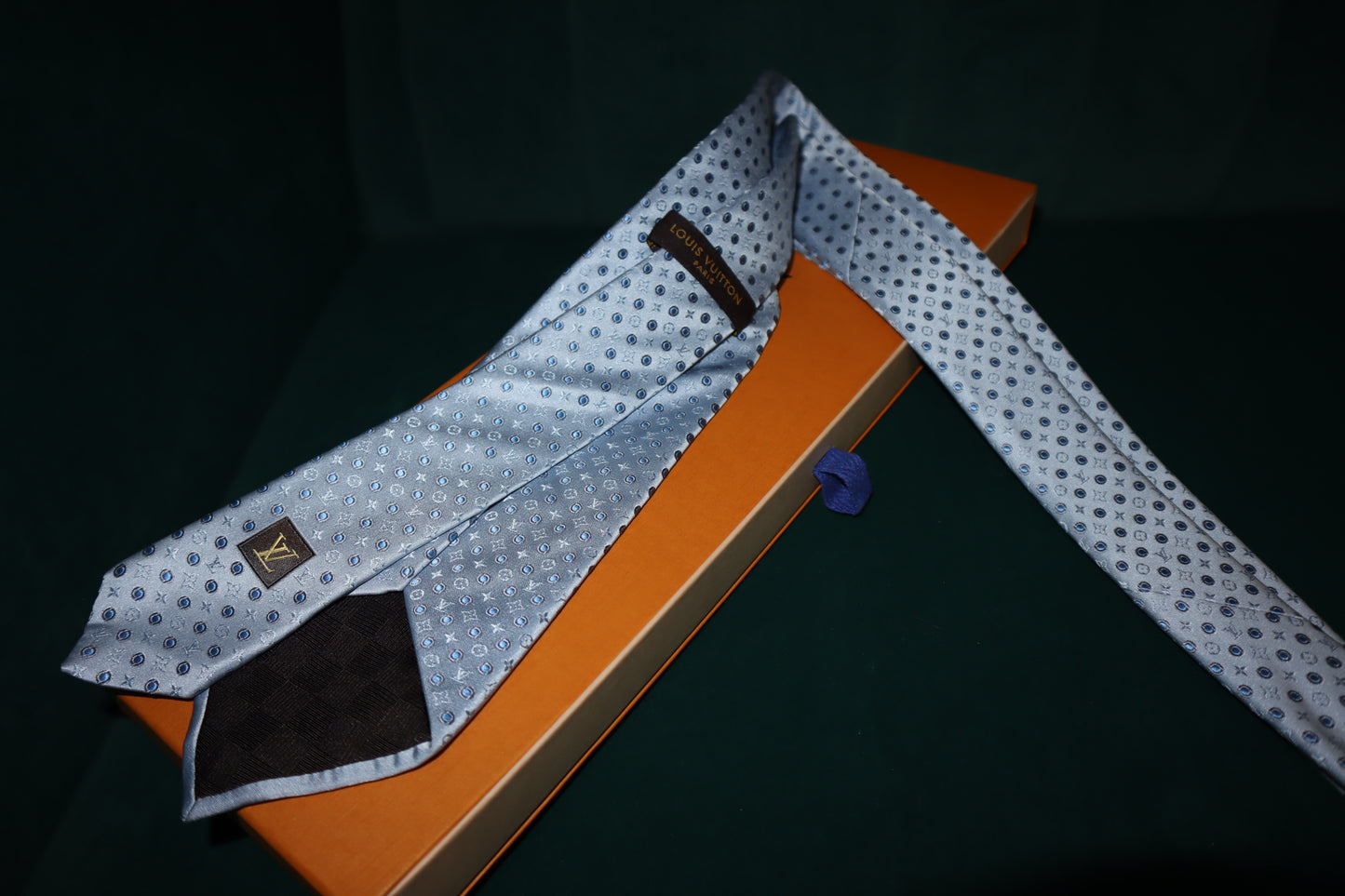 Pre-Owned Louis Vuitton Monogram Gradient Dots Tie