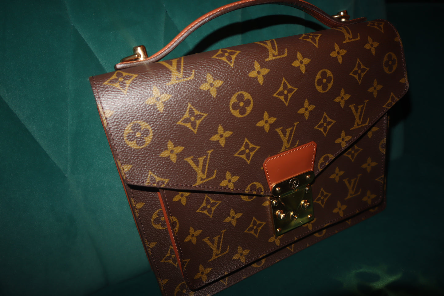 Pre-Owned Louis Vuitton Brown Monogram Monceau 28