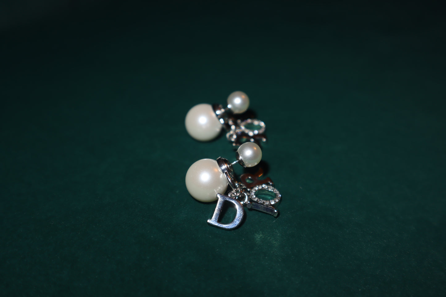 Pre-Owned Dior Pearl Silver Plated Earring