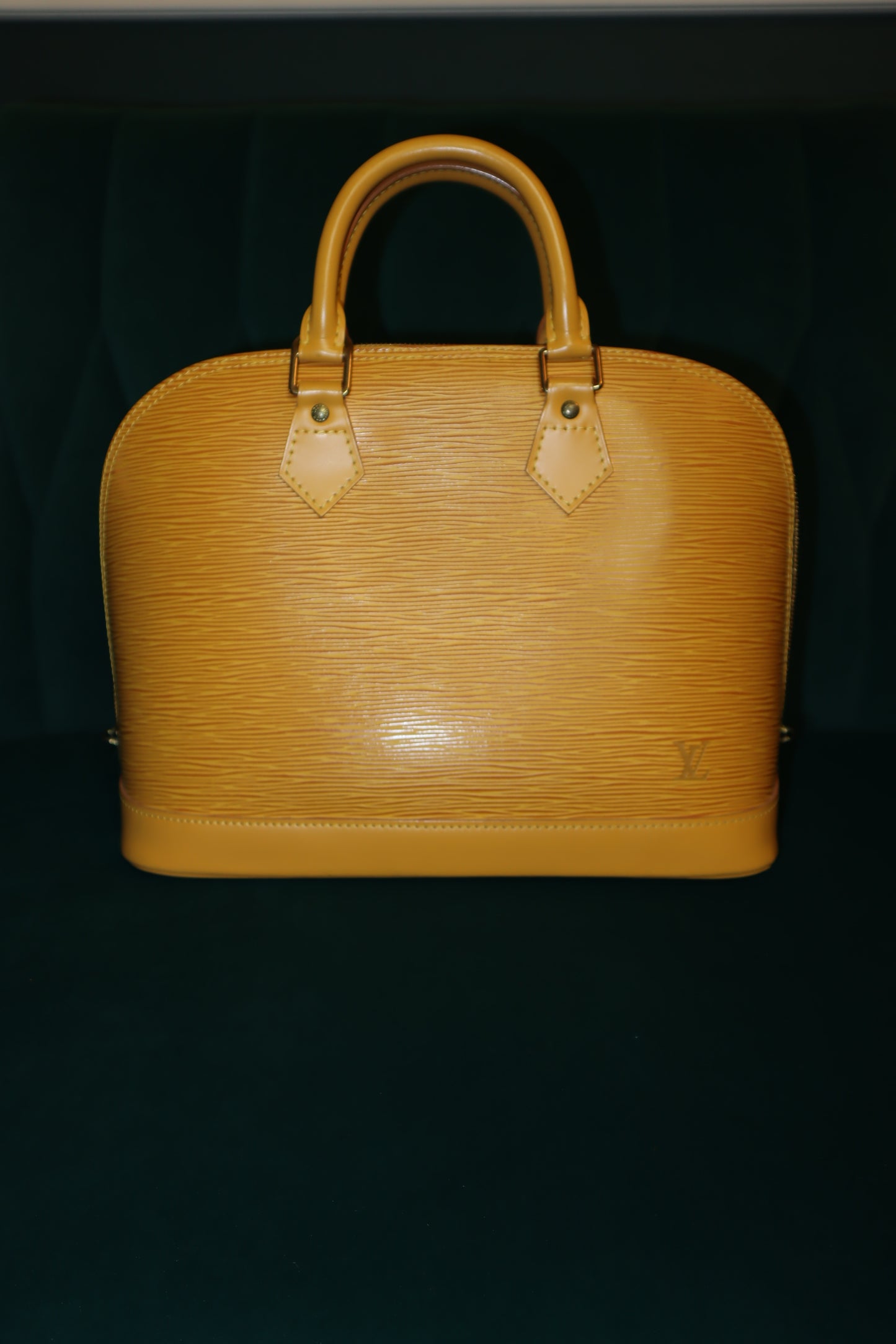 Pre-Owned Louis Vuitton Alma Yellow