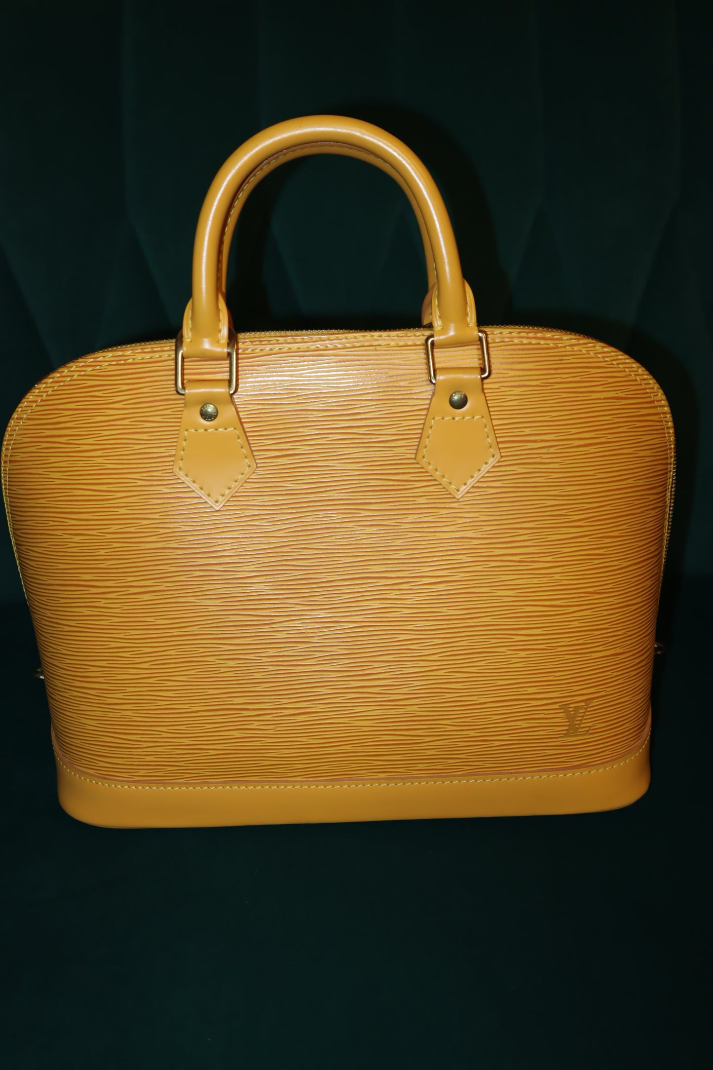 Pre-Owned Louis Vuitton Alma Yellow