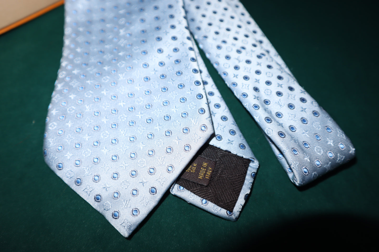 Pre-Owned Louis Vuitton Monogram Gradient Dots Tie