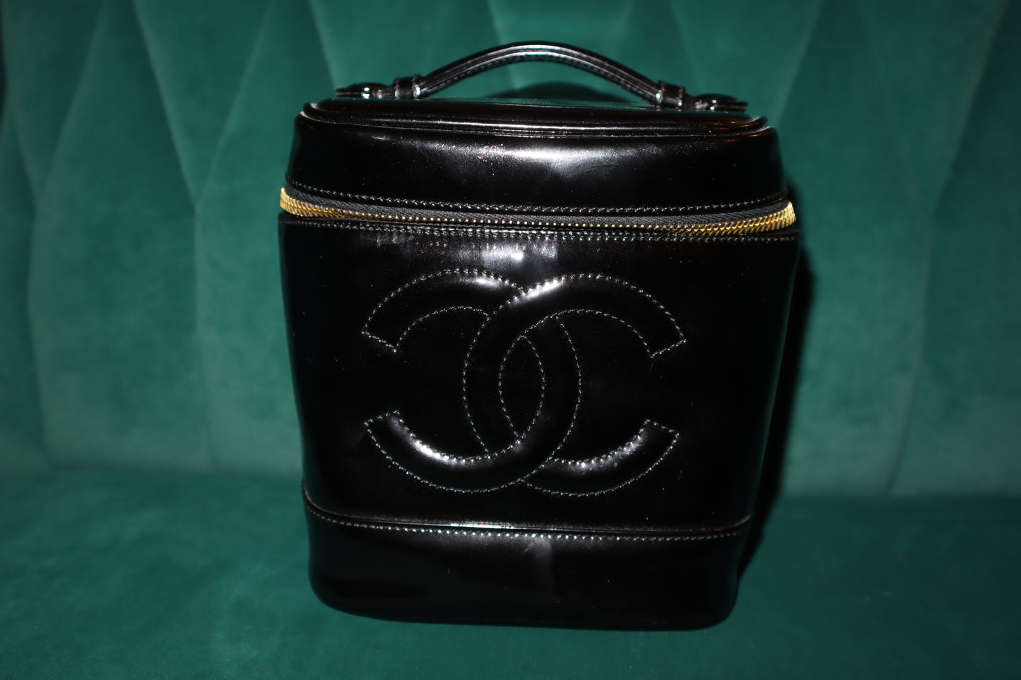 Chanel_Cosmetic_Pouch_Pre-Owned_15