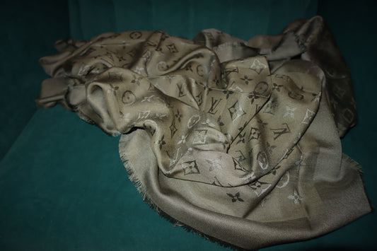 Pre-Owned Louis Vuitton Olive Green Silk Scarf