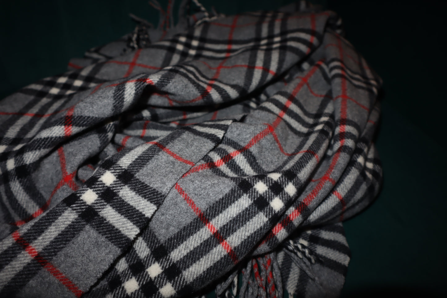 Pre- Owned Burberry Shawl Scarf