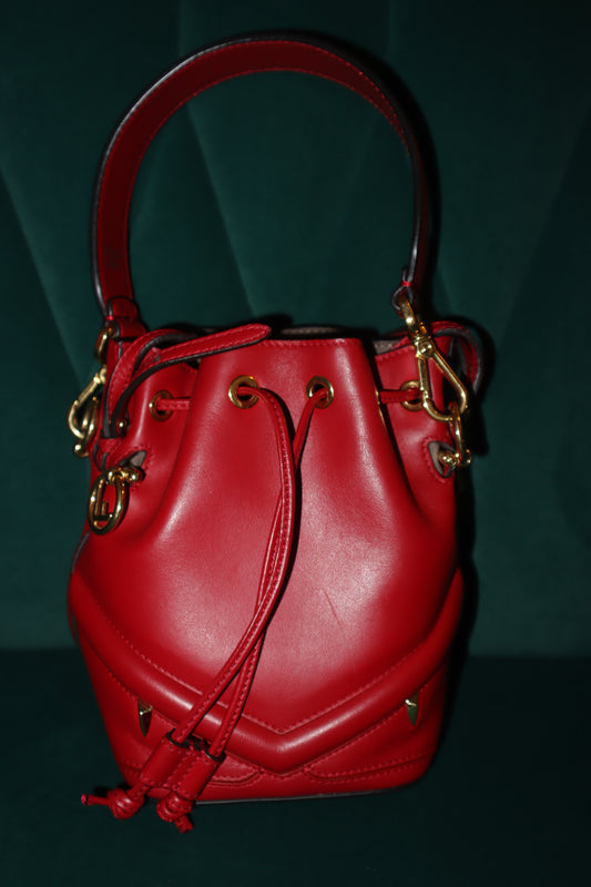 Pre-Owned FENDI Red Leather Mini Mon Tresor Sling Crossbody Bucket Bag