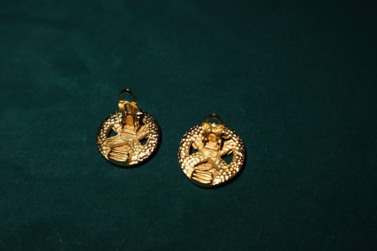 Pre-Owned Chanel Earrings