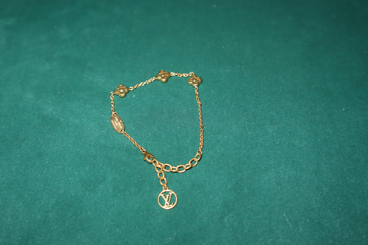 Pre-Owned Louis Vuitton Gold Bracelet