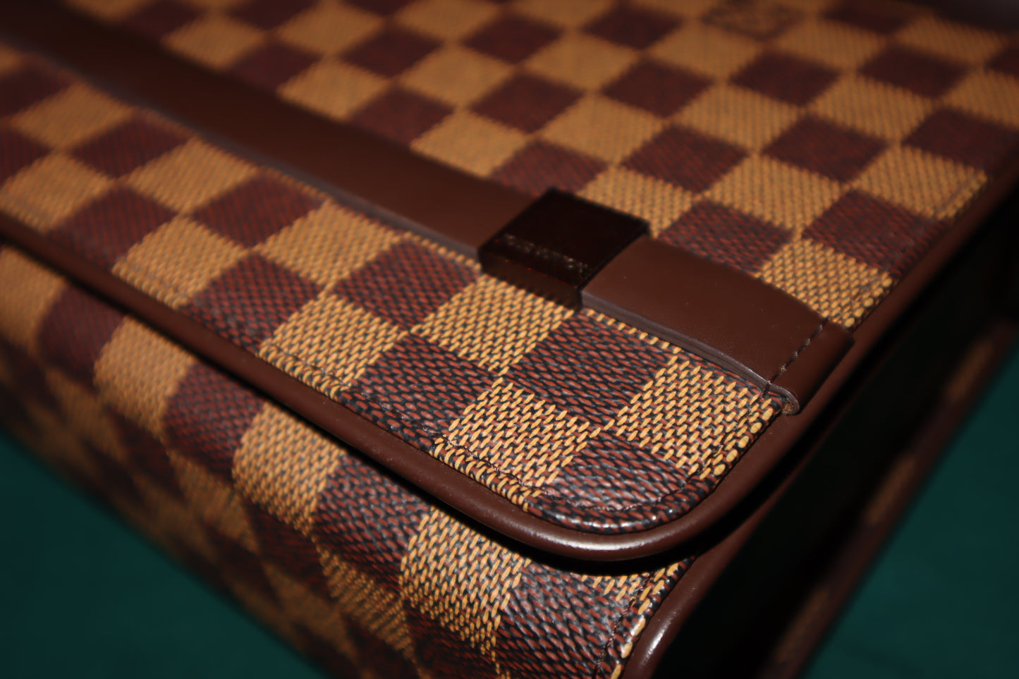 Pre-Owned Louis Vuitton Damier Ebene Tribeca Long