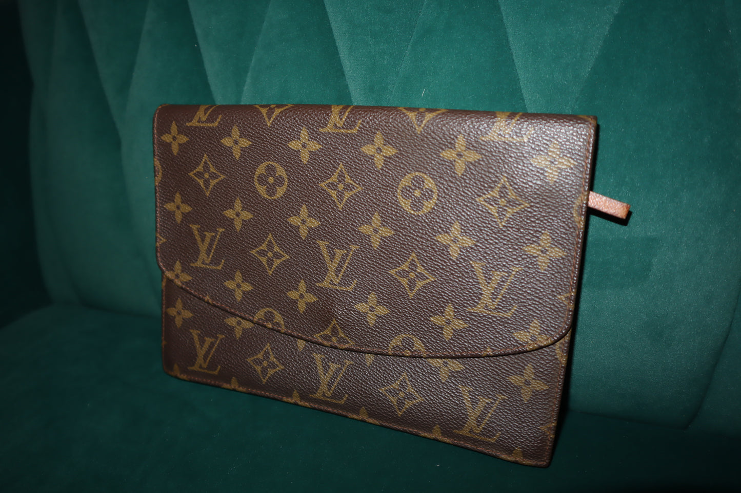 Pre-Loved Louis Vuitton Monogram Pochette 23 Clutch Bag