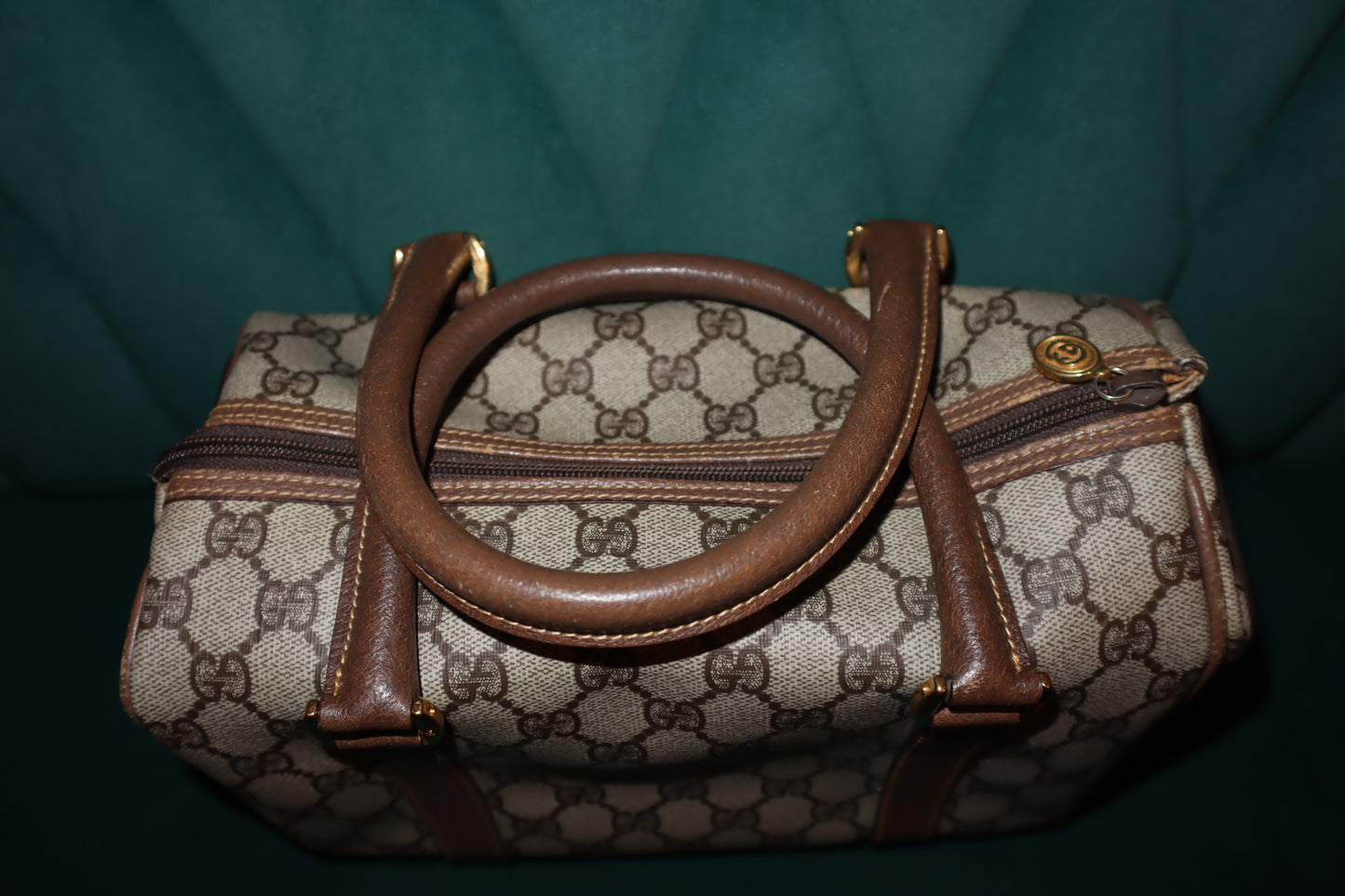 Pre-Loved Gucci Handbag Beige