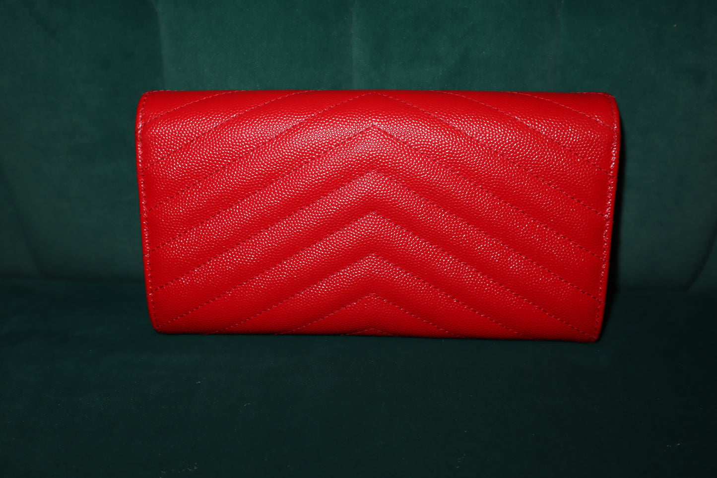 Pre-Loved Saint Laurent Grain De Poudre Matelasse Chevron Monogram Wallet Red