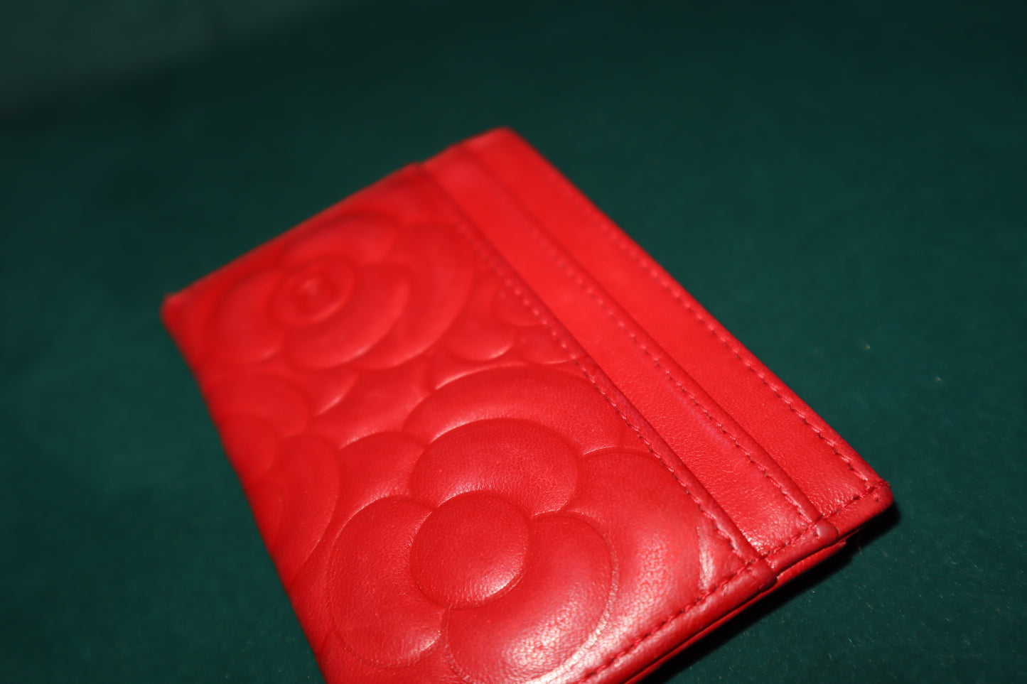 Pre-Loved  Chanel Lambskin Camellia Embossed Card Holder Red