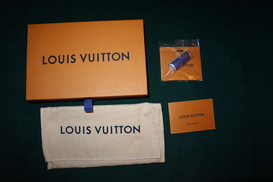 Louis Vuitton Packaging B (Compact)